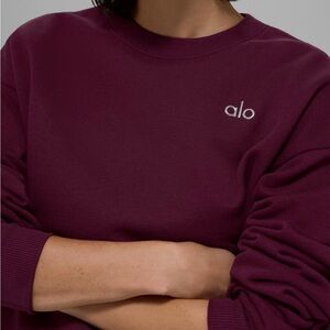 ALO Yoga Women's Accolade Crew Neck Pullover Sweatshirt BURGUNDY. NWT!